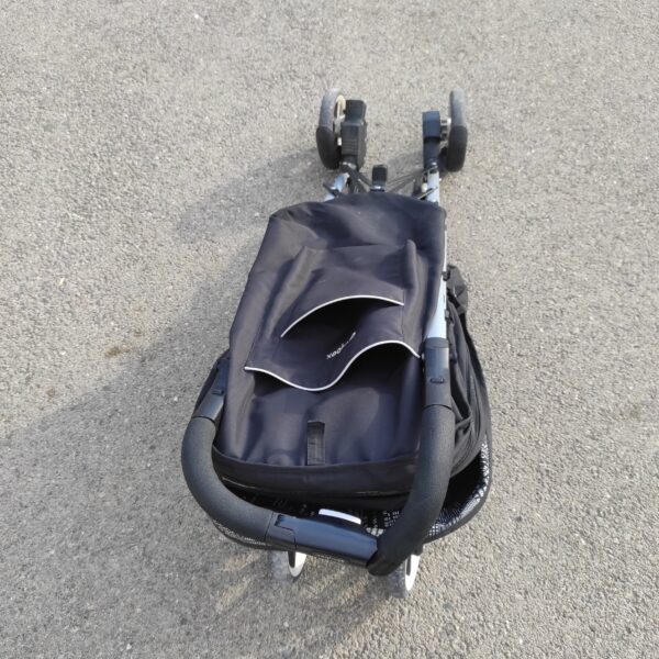 Poussette Cybex noir compact