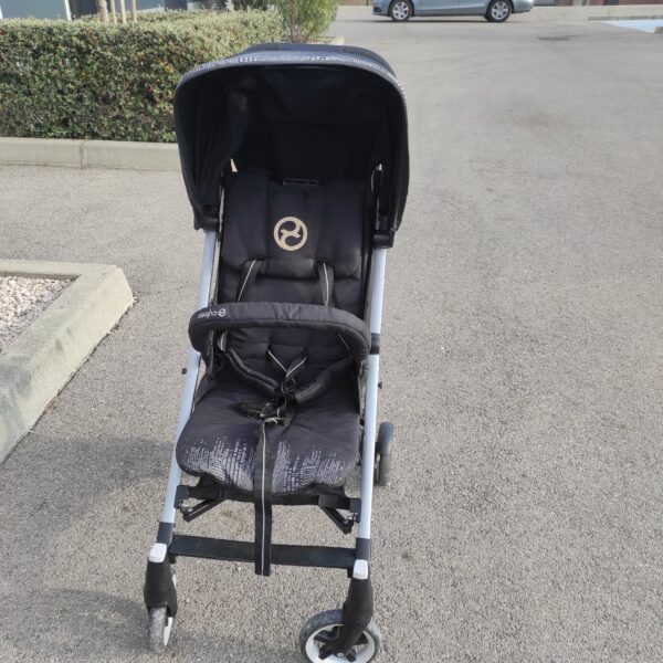 Poussette Cybex noir compact